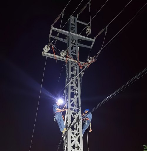 通過(guò)供電部分連夜搶修，快速康復(fù)了供電